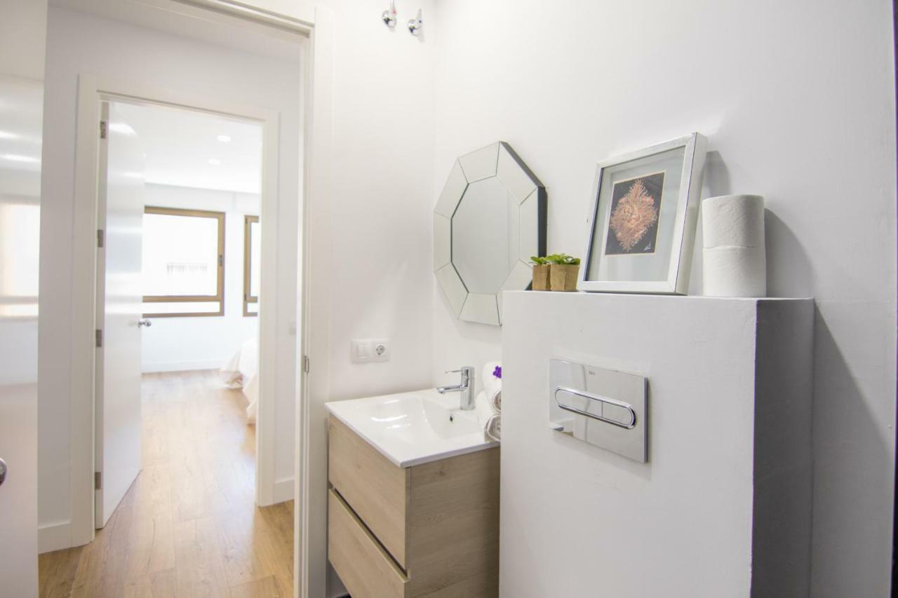 Homeforguest Stylish And Modern Apartment Overlooking Las Canteras Las Palmas de Gran Canária Exterior foto